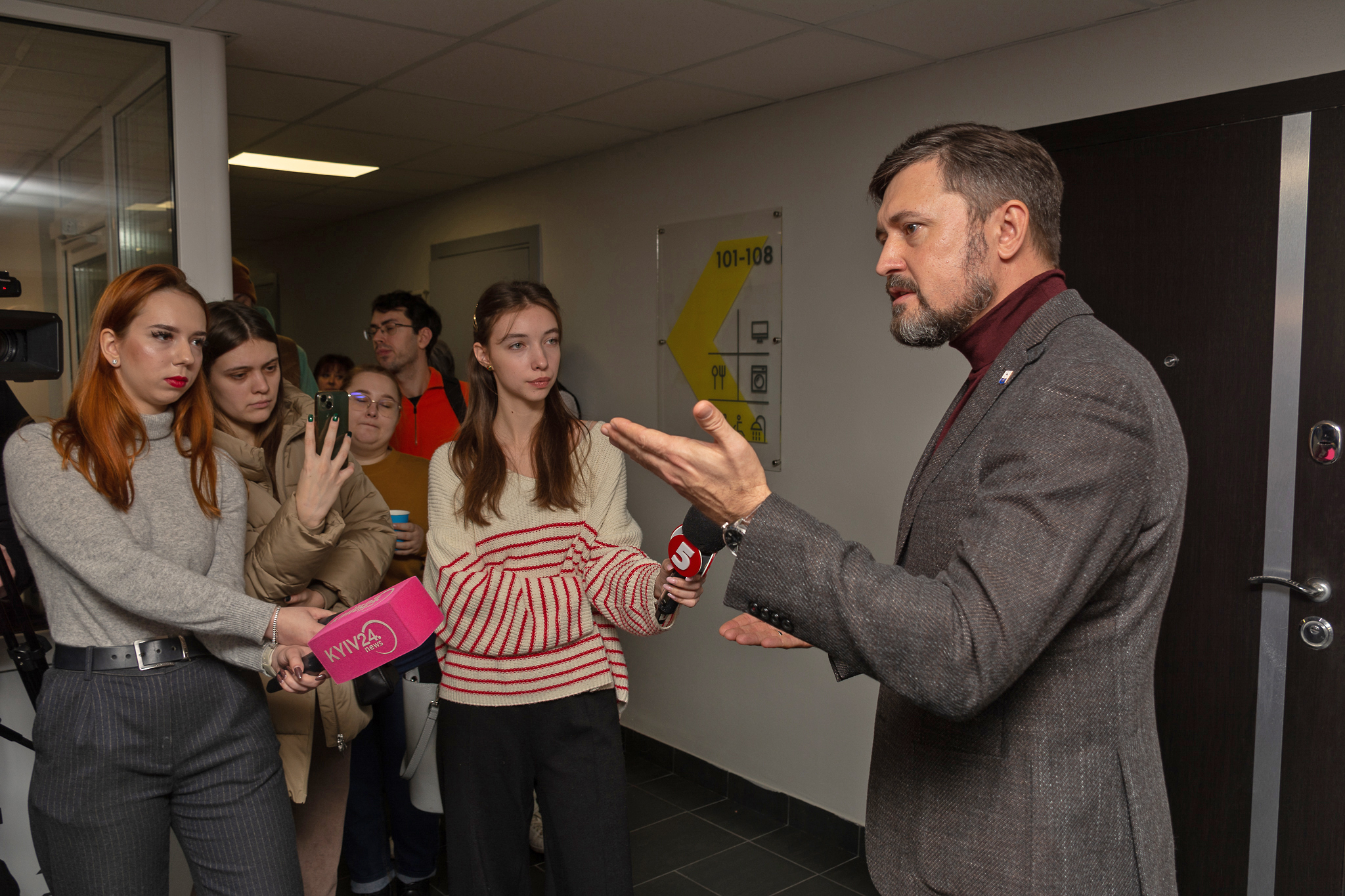 21 FAMILIES FROM MARIUPOL RECEIVED KEYS TO SOCIAL HOUSING IN KYIV ...